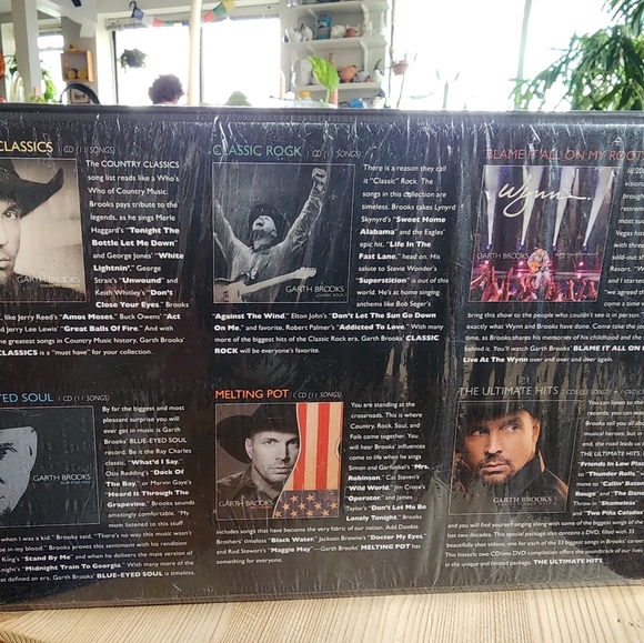 8 disc Garth Brooks Set unopened - Picture 2 of 2